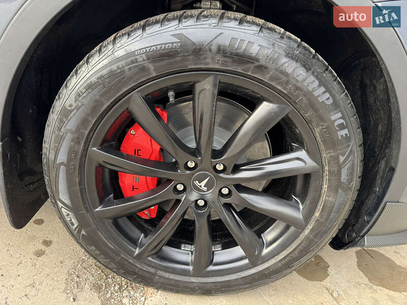 Позашляховик / Кросовер Tesla Model Y 2023 в Харкові