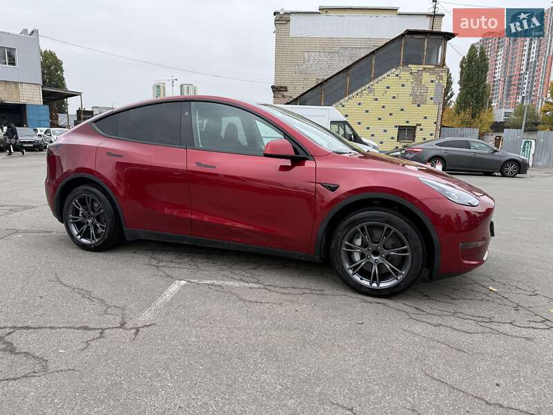 Внедорожник / Кроссовер Tesla Model Y 2024 в Киеве фото 23 Внедорожник / Кроссовер Tesla Model Y 2024 в Киеве