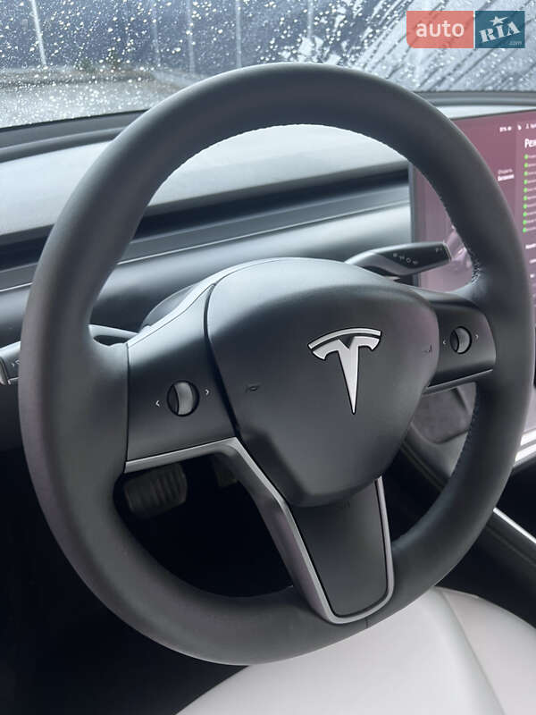 Внедорожник / Кроссовер Tesla Model Y 2024 в Самборе