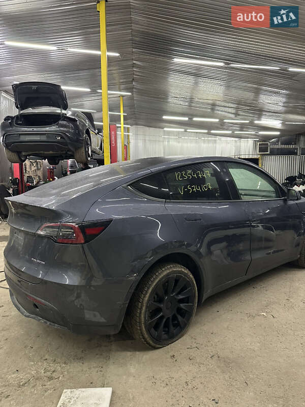 Внедорожник / Кроссовер Tesla Model Y 2022 в Киеве