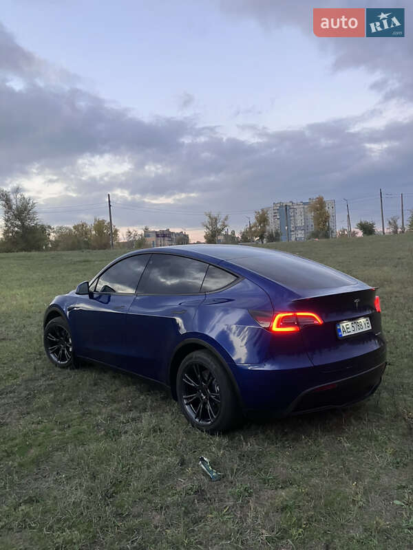 Позашляховик / Кросовер Tesla Model Y 2023 в Кривому Розі