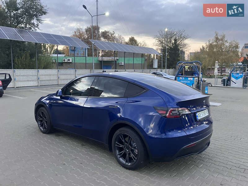 Позашляховик / Кросовер Tesla Model Y 2023 в Кривому Розі