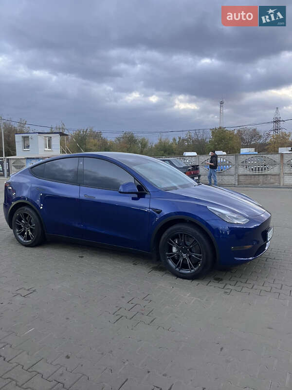 Позашляховик / Кросовер Tesla Model Y 2023 в Кривому Розі