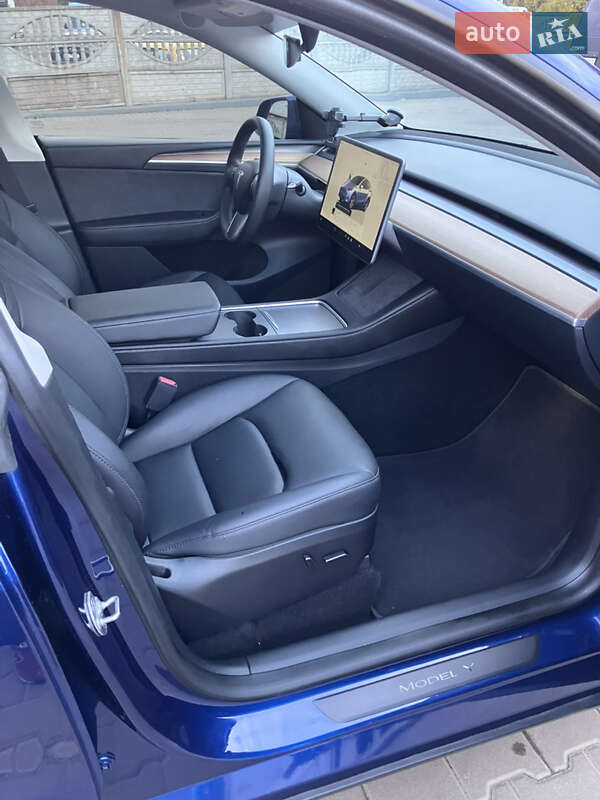 Позашляховик / Кросовер Tesla Model Y 2023 в Кривому Розі