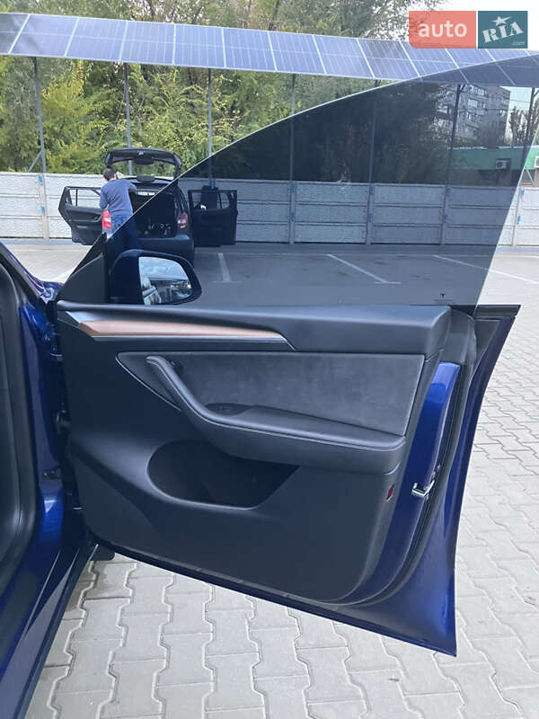 Позашляховик / Кросовер Tesla Model Y 2023 в Кривому Розі