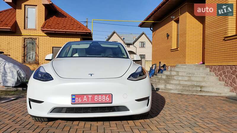 Внедорожник / Кроссовер Tesla Model Y 2024 в Киеве