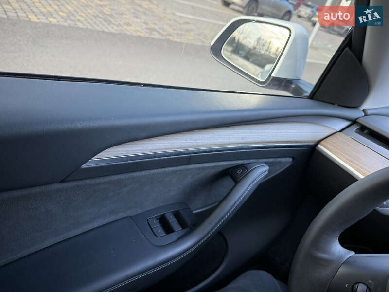 Внедорожник / Кроссовер Tesla Model Y 2023 в Луцке фото 26 Внедорожник / Кроссовер Tesla Model Y 2023 в Луцке