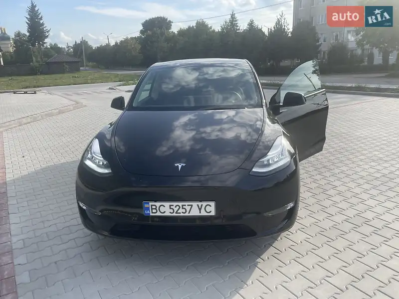 Tesla Model Y