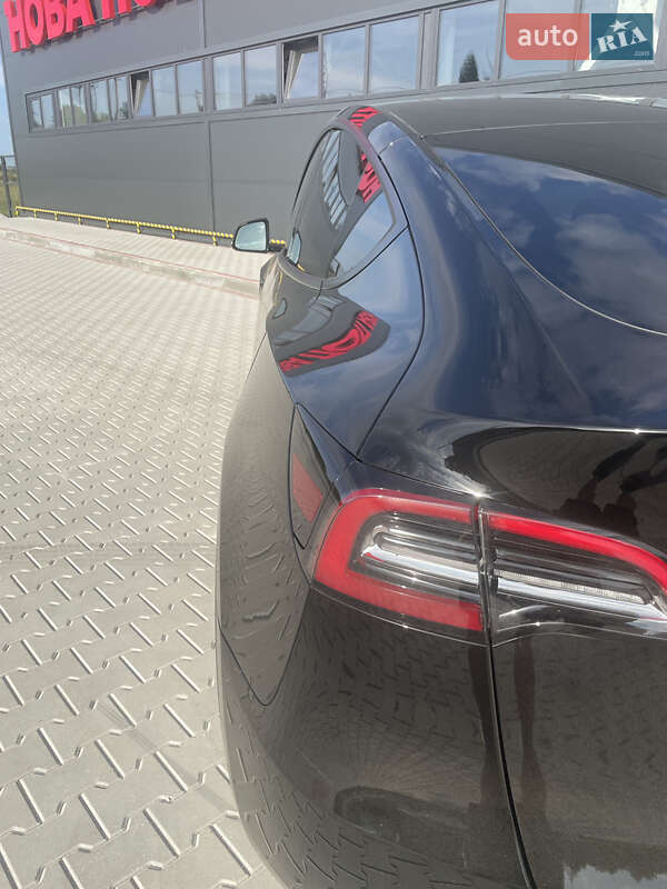 Позашляховик / Кросовер Tesla Model Y 2021 в Золочеві