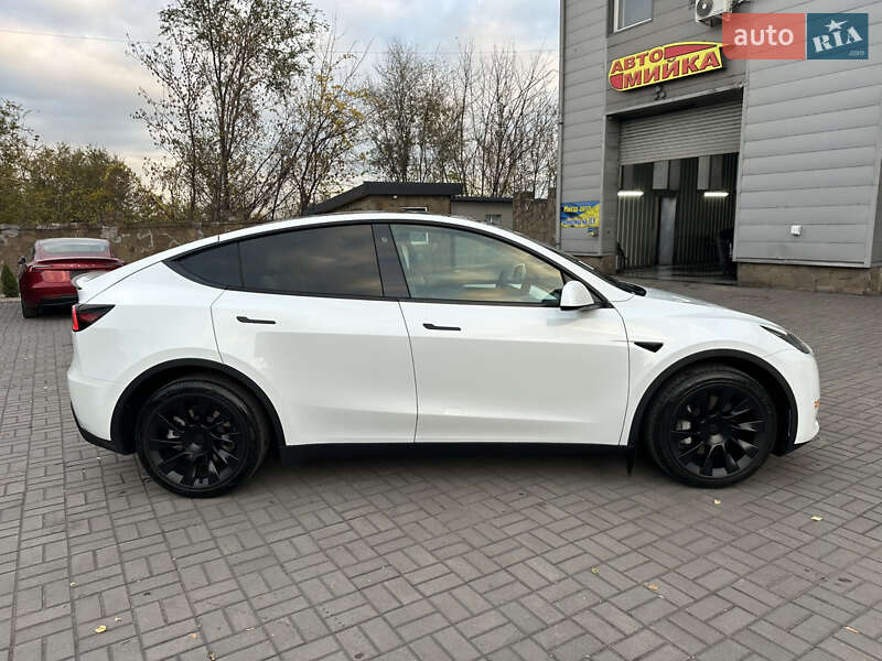 Внедорожник / Кроссовер Tesla Model Y 2023 в Днепре фото 4 Внедорожник / Кроссовер Tesla Model Y 2023 в Днепре
