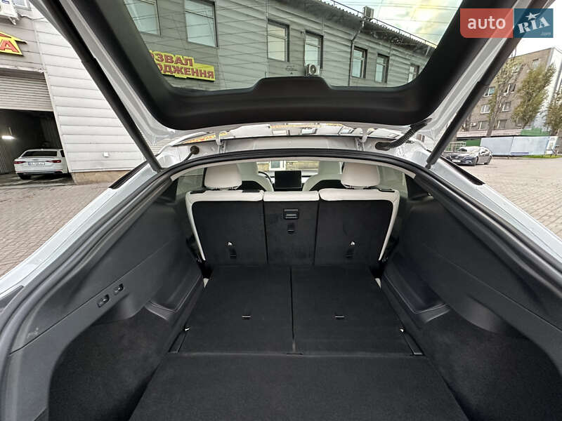 Внедорожник / Кроссовер Tesla Model Y 2023 в Днепре фото 34 Внедорожник / Кроссовер Tesla Model Y 2023 в Днепре