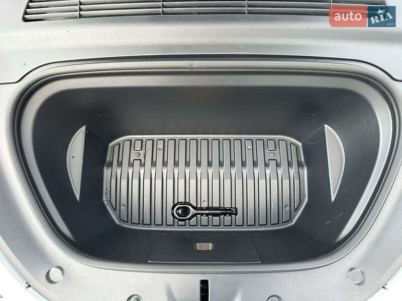 Внедорожник / Кроссовер Tesla Model Y 2023 в Днепре фото 37 Внедорожник / Кроссовер Tesla Model Y 2023 в Днепре