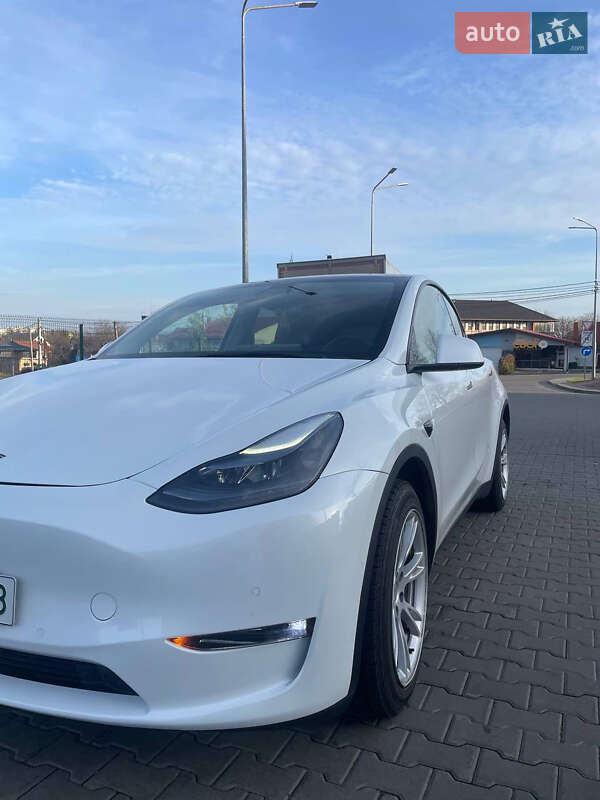 Позашляховик / Кросовер Tesla Model Y 2022 в Гатне