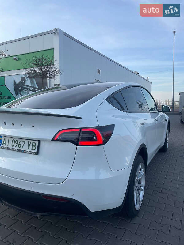 Позашляховик / Кросовер Tesla Model Y 2022 в Гатне