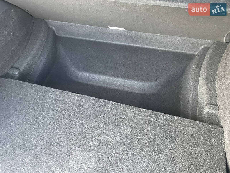 Позашляховик / Кросовер Tesla Model Y 2022 в Гатне