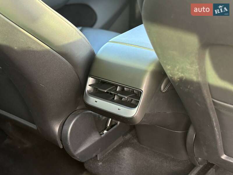 Позашляховик / Кросовер Tesla Model Y 2023 в Києві