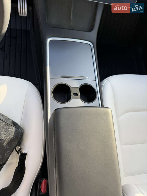 Позашляховик / Кросовер Tesla Model Y 2022 в Вінниці фото 23 Позашляховик / Кросовер Tesla Model Y 2022 в Вінниці