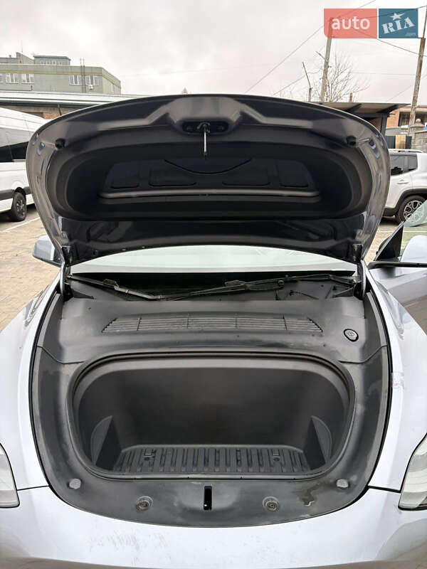Внедорожник / Кроссовер Tesla Model Y 2024 в Ровно фото 18 Внедорожник / Кроссовер Tesla Model Y 2024 в Ровно