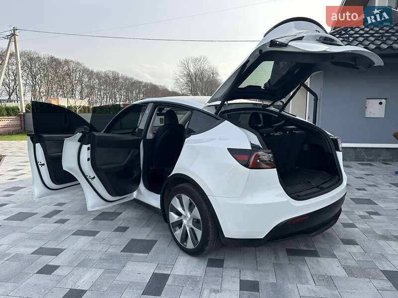 Внедорожник / Кроссовер Tesla Model Y 2023 в Тернополе