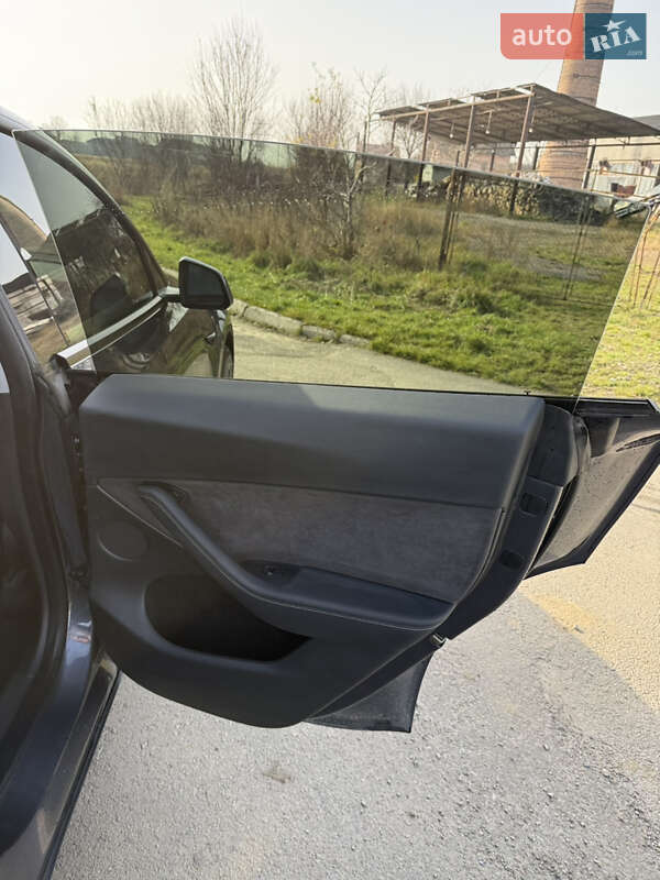 Позашляховик / Кросовер Tesla Model Y 2022 в Івано-Франківську фото 16 Позашляховик / Кросовер Tesla Model Y 2022 в Івано-Франківську