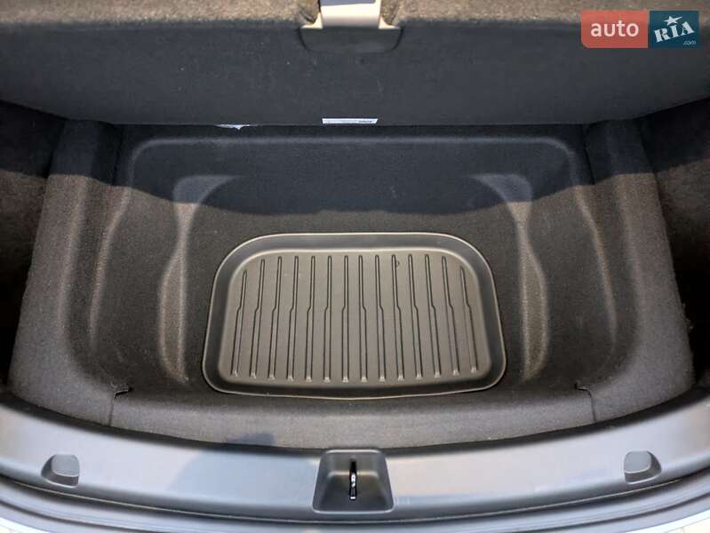 Позашляховик / Кросовер Tesla Model Y 2022 в Тернополі фото 16 Позашляховик / Кросовер Tesla Model Y 2022 в Тернополі