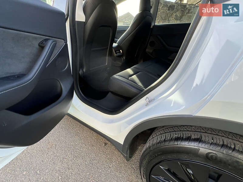 Позашляховик / Кросовер Tesla Model Y 2022 в Самборі