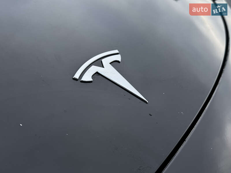 Позашляховик / Кросовер Tesla Model Y 2023 в Києві