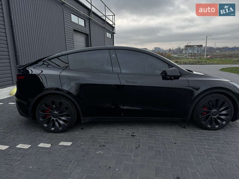 Позашляховик / Кросовер Tesla Model Y 2023 в Києві