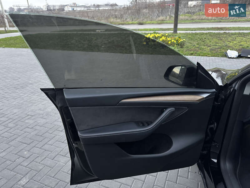 Позашляховик / Кросовер Tesla Model Y 2023 в Києві