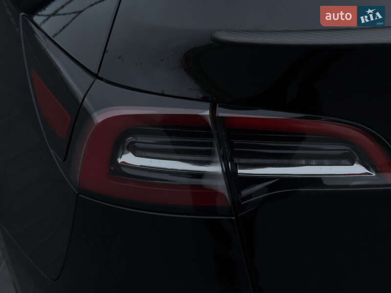 Позашляховик / Кросовер Tesla Model Y 2023 в Києві