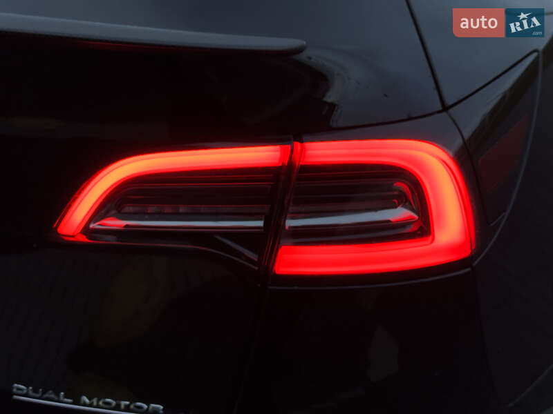 Позашляховик / Кросовер Tesla Model Y 2023 в Києві