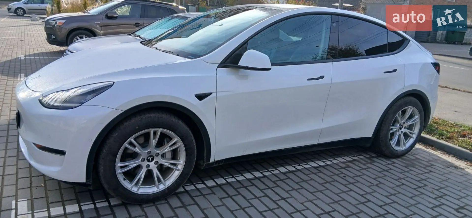 2020 Tesla Model Y - мініатюра 3