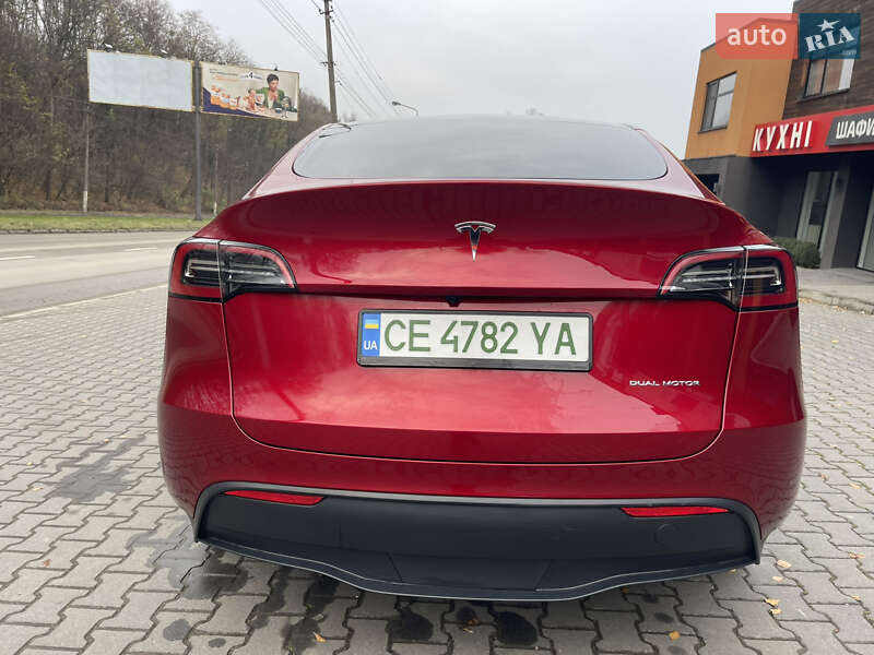 Позашляховик / Кросовер Tesla Model Y 2025 в Чернівцях