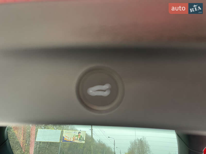 Позашляховик / Кросовер Tesla Model Y 2025 в Чернівцях