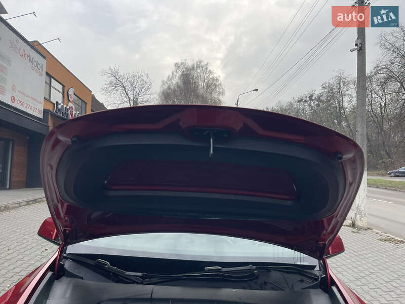 Позашляховик / Кросовер Tesla Model Y 2025 в Чернівцях