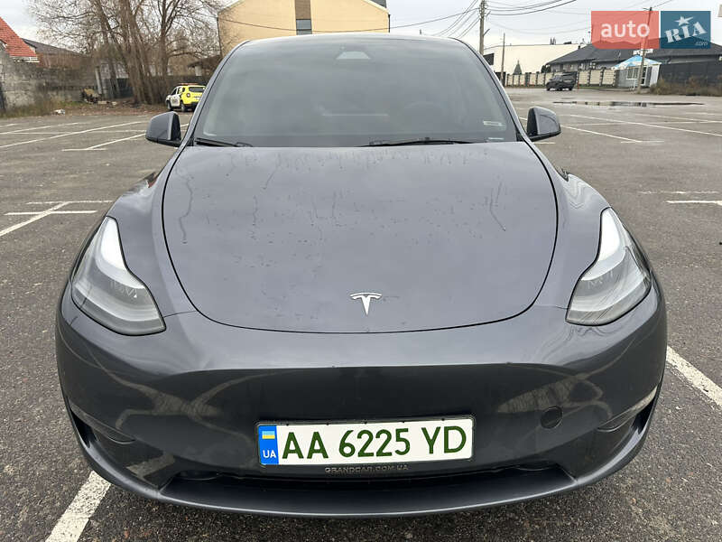 Tesla Model Y 2023
