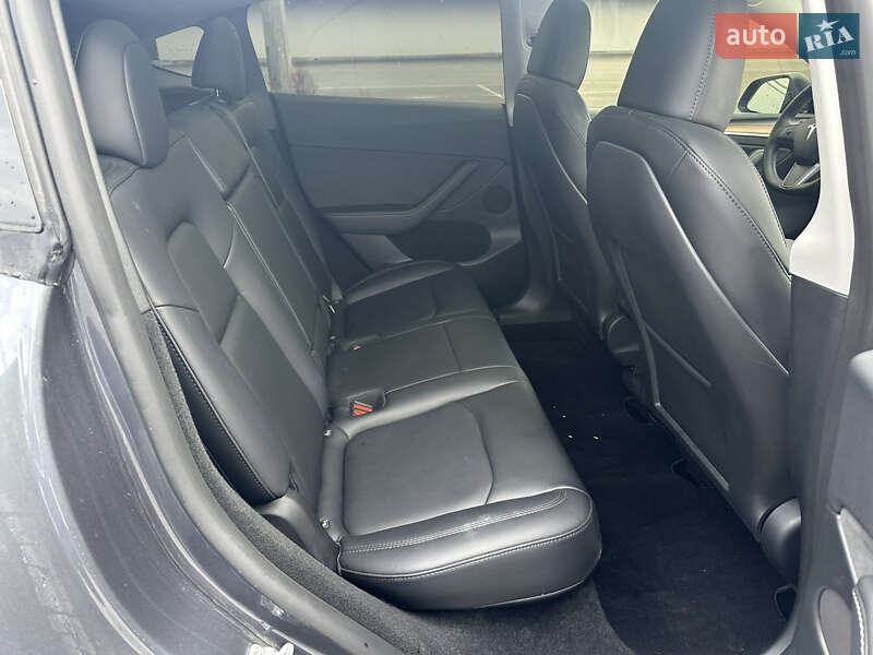 Внедорожник / Кроссовер Tesla Model Y 2023 в Киеве