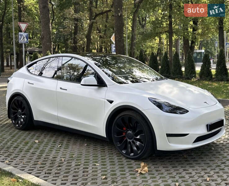 Внедорожник / Кроссовер Tesla Model Y 2022 в Киеве