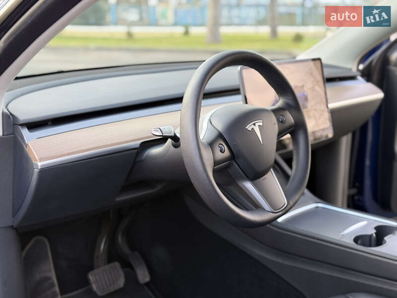 Внедорожник / Кроссовер Tesla Model Y 2023 в Харькове