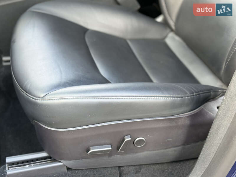 Внедорожник / Кроссовер Tesla Model Y 2023 в Харькове