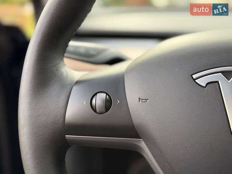 Внедорожник / Кроссовер Tesla Model Y 2023 в Харькове