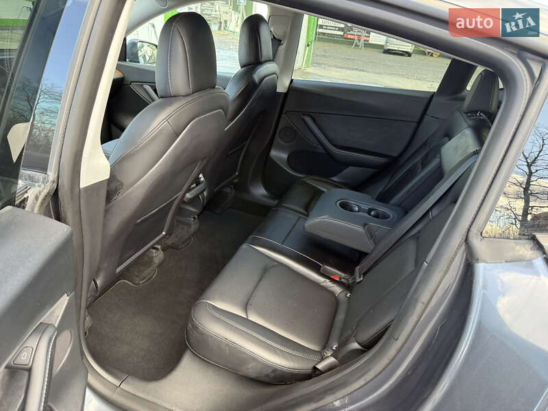 Позашляховик / Кросовер Tesla Model Y 2022 в Золочеві