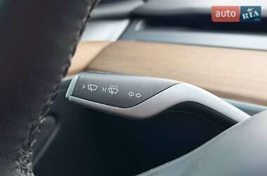 Внедорожник / Кроссовер Tesla Model Y 2023 в Кривом Роге