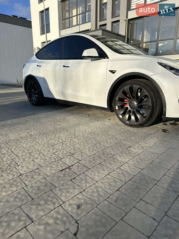Позашляховик / Кросовер Tesla Model Y 2023 в Львові фото 3 Позашляховик / Кросовер Tesla Model Y 2023 в Львові