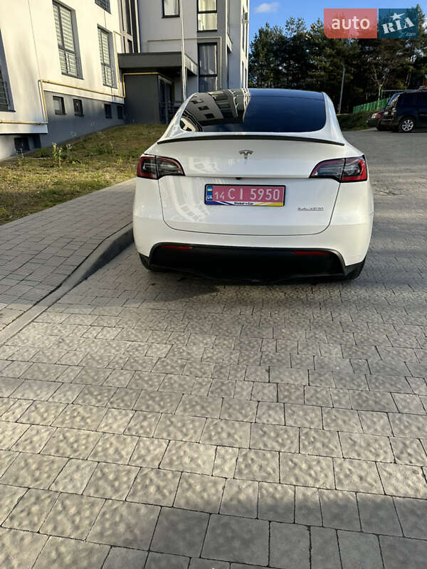 Позашляховик / Кросовер Tesla Model Y 2023 в Львові фото 18 Позашляховик / Кросовер Tesla Model Y 2023 в Львові