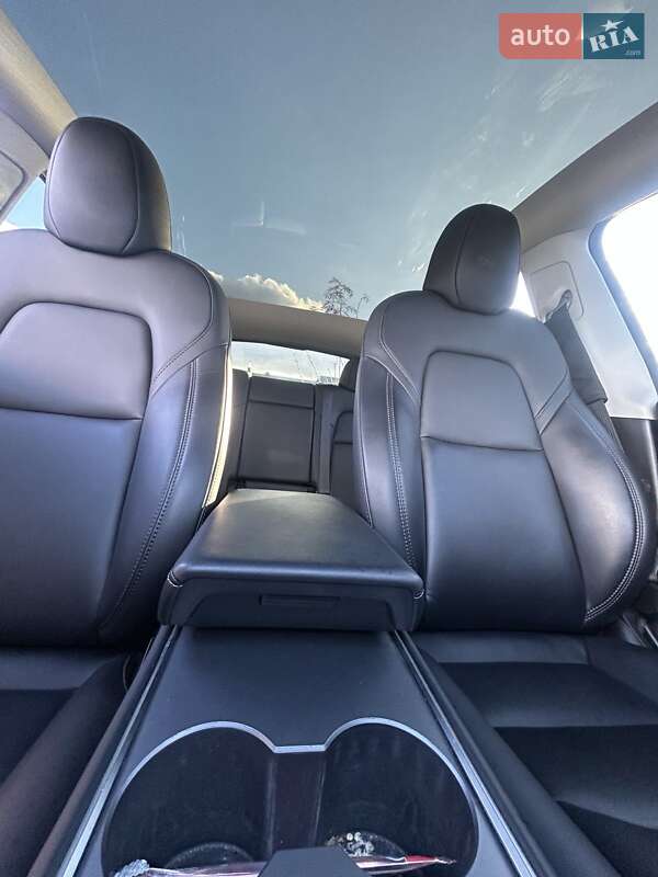 Позашляховик / Кросовер Tesla Model Y 2022 в Рівному