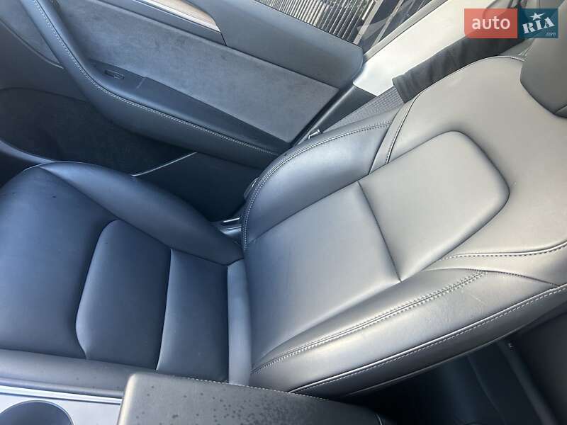 Позашляховик / Кросовер Tesla Model Y 2022 в Рівному