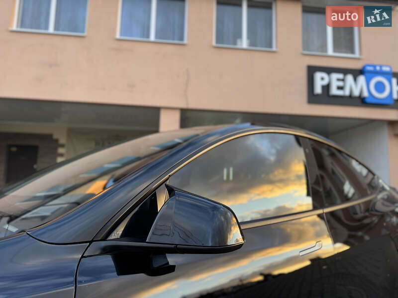 Внедорожник / Кроссовер Tesla Model Y 2020 в Луцке