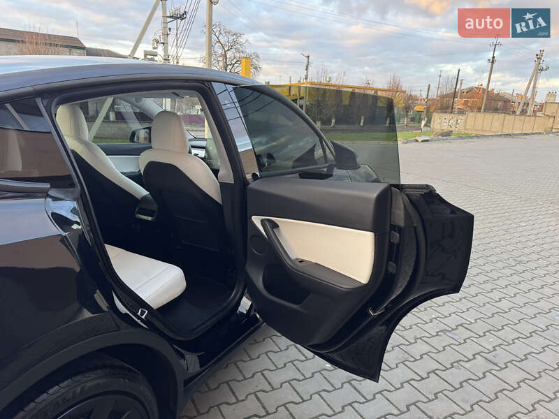 Внедорожник / Кроссовер Tesla Model Y 2020 в Луцке