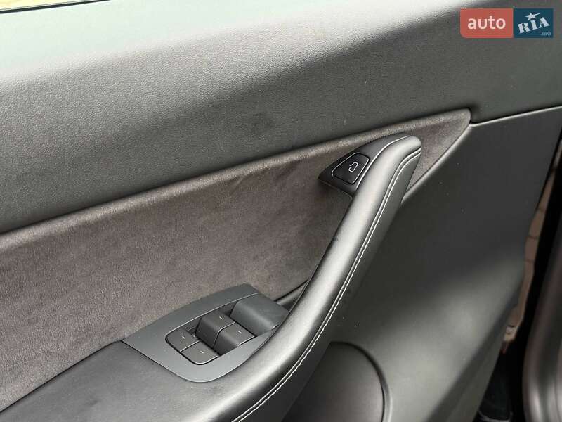 Позашляховик / Кросовер Tesla Model Y 2021 в Миколаєві